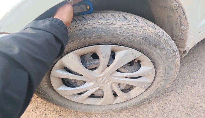 2011 Maruti Swift VXI, Petrol, Manual, 1,14,535 km, tyre