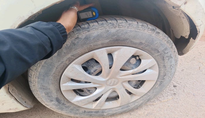 2011 Maruti Swift VXI, Petrol, Manual, 1,14,535 km, tyre