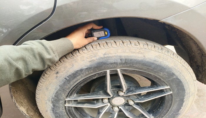 2017 Maruti Dzire VXI, Petrol, Manual, 64,618 km, tyre