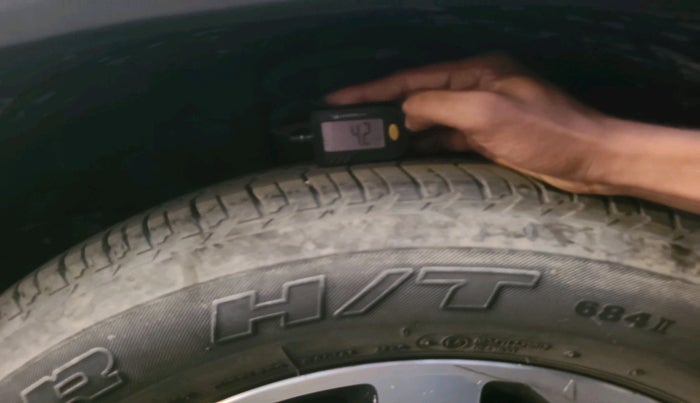 2020 Tata Harrier XZA PLUS 2.0L, Diesel, Automatic, 1,74,351 km, tyre