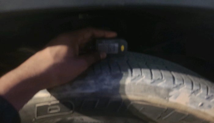 2020 Tata Harrier XZA PLUS 2.0L, Diesel, Automatic, 1,74,351 km, tyre