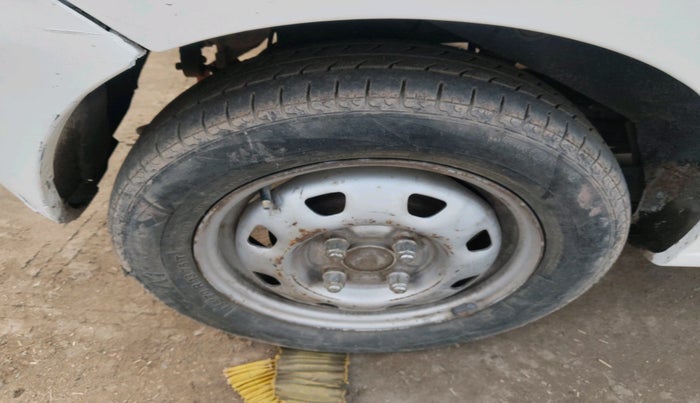 2013 Hyundai Santro Xing GL PLUS, Petrol, Manual, 1,14,412 km, tyre