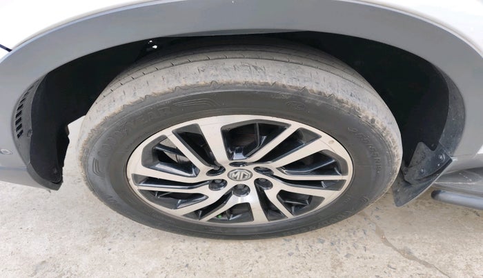 2022 MG GLOSTER SAVVY 6 STR 2.0 TWIN TURBO 4WD, Diesel, Automatic, 65,407 km, tyre