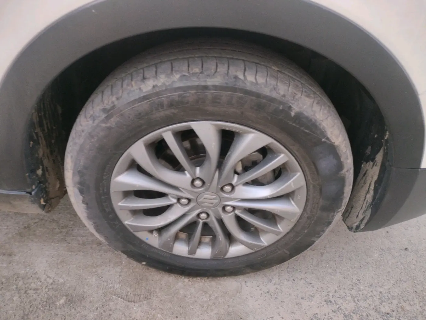 2017 Maruti S Cross ZETA 1.3, Diesel, Manual, 1,63,864 km, tyre