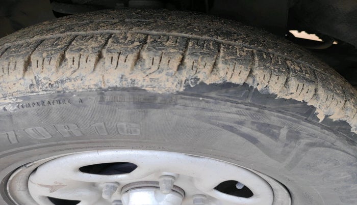 2018 Tata Hexa XE 4X2 7 STR, Diesel, Manual, 1,17,373 km, tyre