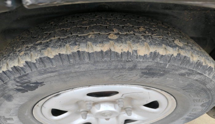 2018 Tata Hexa XE 4X2 7 STR, Diesel, Manual, 1,17,373 km, tyre