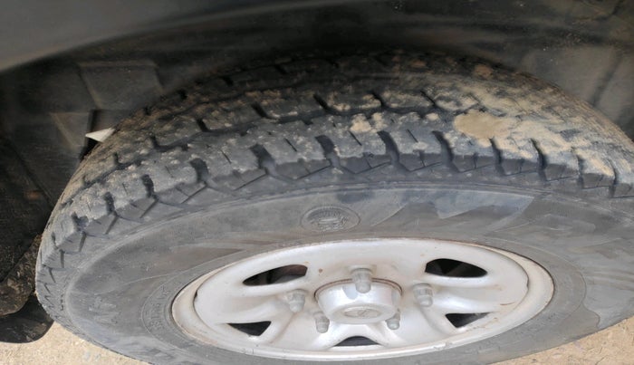 2018 Tata Hexa XE 4X2 7 STR, Diesel, Manual, 1,17,373 km, tyre