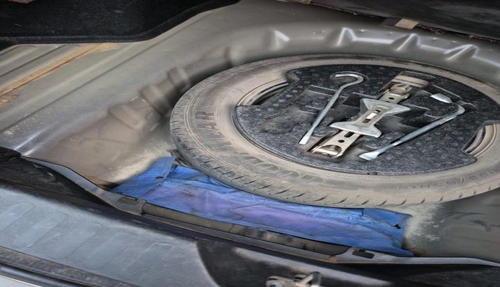 2021 Maruti Ciaz ALPHA  AT 1.5 SHVS PETROL, Petrol, Automatic, 87,416 km, tyre