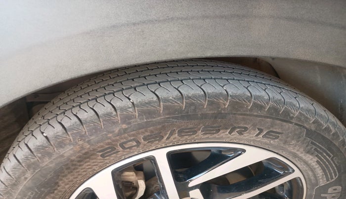 2025 Mahindra XUV 3XO AX5L 1.2 TGDi AT, Petrol, Automatic, 6,008 km, tyre