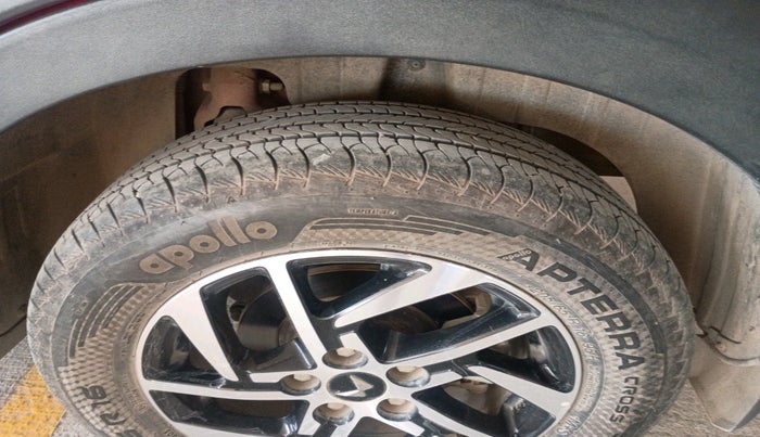 2025 Mahindra XUV 3XO AX5L 1.2 TGDi AT, Petrol, Automatic, 6,008 km, tyre