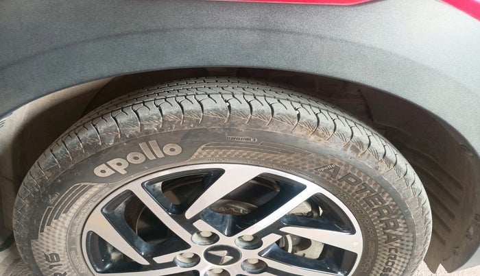 2025 Mahindra XUV 3XO AX5L 1.2 TGDi AT, Petrol, Automatic, 6,008 km, tyre