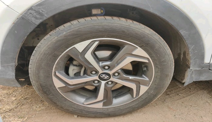 2020 Hyundai Creta SX AT 1.6 PETROL, Petrol, Automatic, 90,000 km, tyre