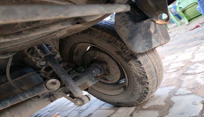 2022 Maruti Eeco 7 STR STD(O), Petrol, Manual, 74,860 km, tyre