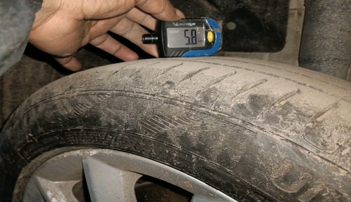 2016 Skoda Octavia STYLE PLUS AT 1.8 TSI, Petrol, Automatic, 1,10,823 km, tyre