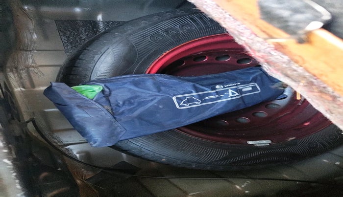 2021 Renault Kwid RXL, Petrol, Manual, 78,155 km, tyre