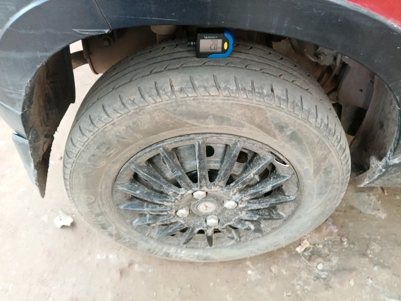 2017 Mahindra Kuv100 K4 6 STR, Petrol, Manual, 1,55,599 km, tyre