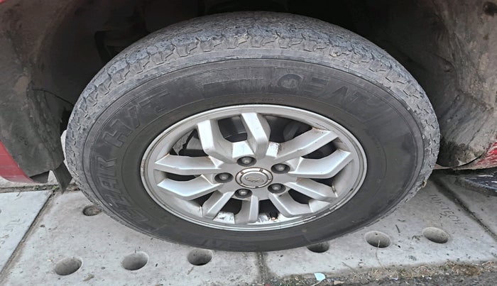 2016 Mahindra TUV300 T8, Diesel, Manual, 90,604 km, tyre