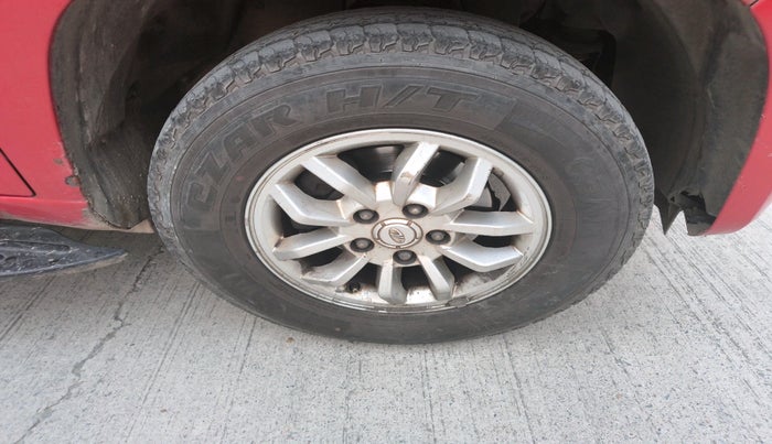 2016 Mahindra TUV300 T8, Diesel, Manual, 90,604 km, tyre