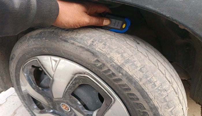 2015 Tata Zest XE PETROL, Petrol, Manual, 42,176 km, tyre