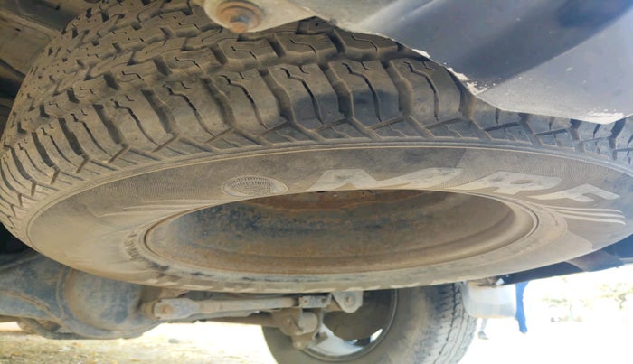 2016 Ford Endeavour TITANIUM 2.2 4X2 AT, Diesel, Automatic, 1,01,080 km, tyre