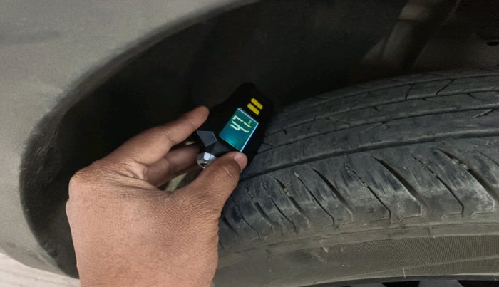 2023 Renault Kiger RXE MT, Petrol, Manual, 32,374 km, tyre