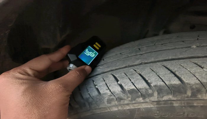 2023 Renault Kiger RXE MT, Petrol, Manual, 32,374 km, tyre