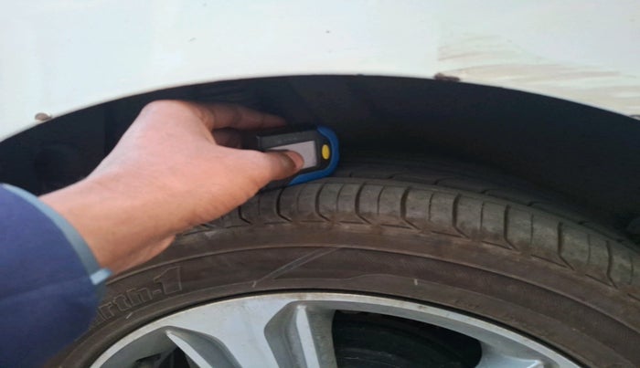 2017 Hyundai Verna 1.6 VTVT SX, Petrol, Manual, 81,894 km, tyre