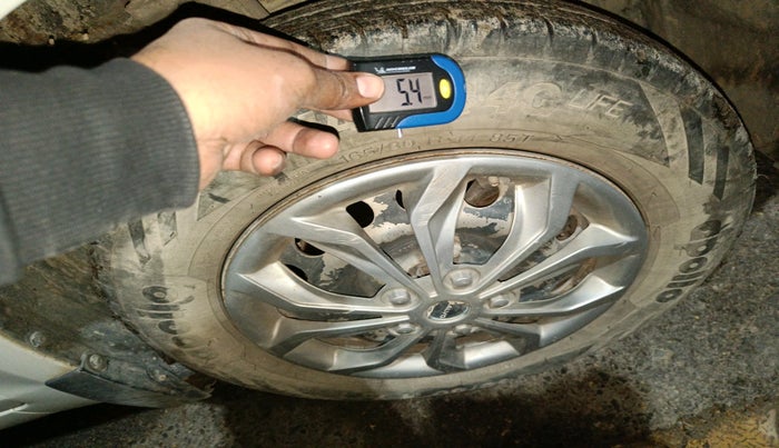 2017 Maruti Swift LDI, Diesel, Manual, 3,35,367 km, tyre