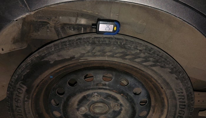 2013 Maruti Wagon R 1.0 VXI, Petrol, Manual, 1,09,855 km, tyre