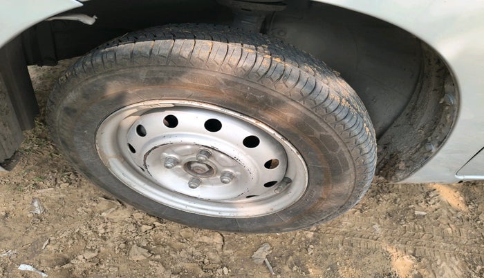 2013 Maruti Wagon R 1.0 LXI, Petrol, Manual, 63,006 km, tyre