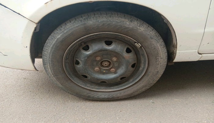 2011 Maruti Alto K10 VXI, CNG, Manual, 1,37,749 km, tyre