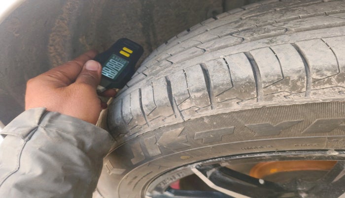 2017 Nissan Terrano XL (D), Diesel, Manual, 1,52,802 km, tyre