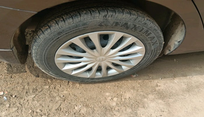 2016 Maruti Ciaz VXI+, Petrol, Manual, 53,642 km, tyre