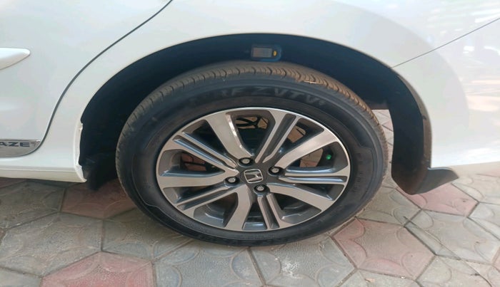 2022 Honda Amaze 1.2L I-VTEC VX CVT, Petrol, Automatic, 16,246 km, tyre