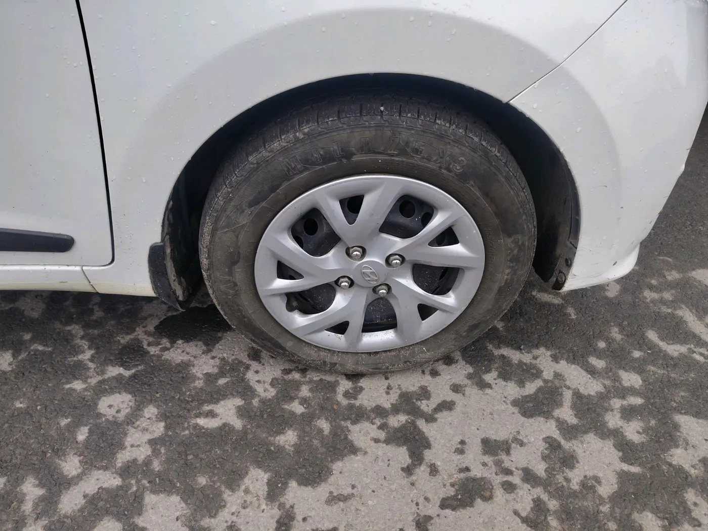 2019 Hyundai Grand i10 MAGNA 1.2 KAPPA VTVT, CNG, Manual, 98,211 km, tyre