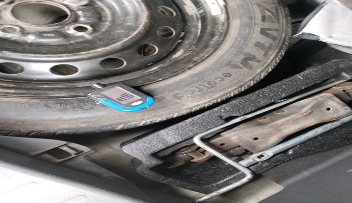 2012 Maruti Wagon R 1.0 VXI, Petrol, Manual, 58,335 km, tyre