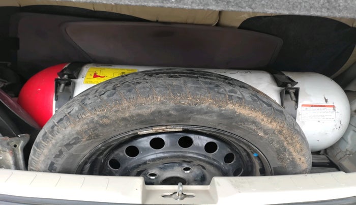 2021 Maruti Celerio VXI CNG, CNG, Manual, 72,389 km, tyre