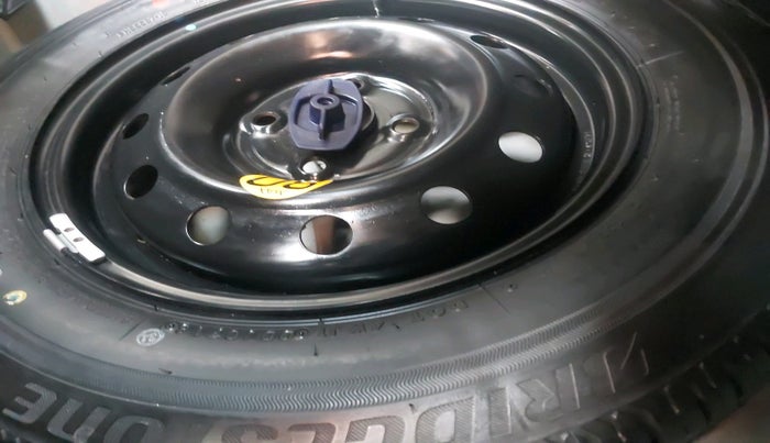 2018 Maruti Swift ZDI AMT, Diesel, Automatic, 1,57,495 km, tyre