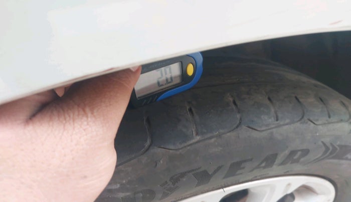 2018 Maruti Swift ZDI AMT, Diesel, Automatic, 1,57,495 km, tyre