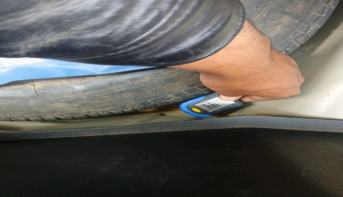 2014 Maruti Swift LXI, Petrol, Manual, 46,387 km, tyre