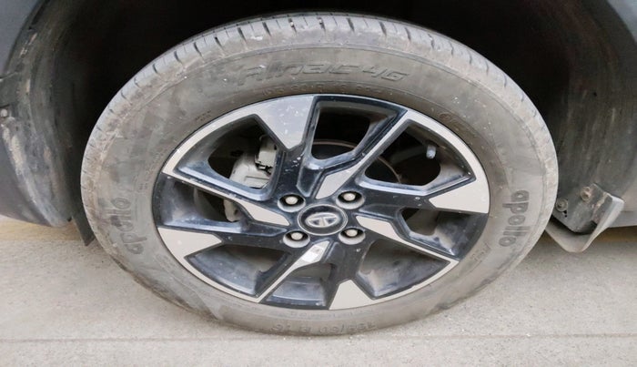 2022 Tata PUNCH CREATIVE AMT 1.2 RTN DUAL TONE, Petrol, Automatic, 6,278 km, tyre