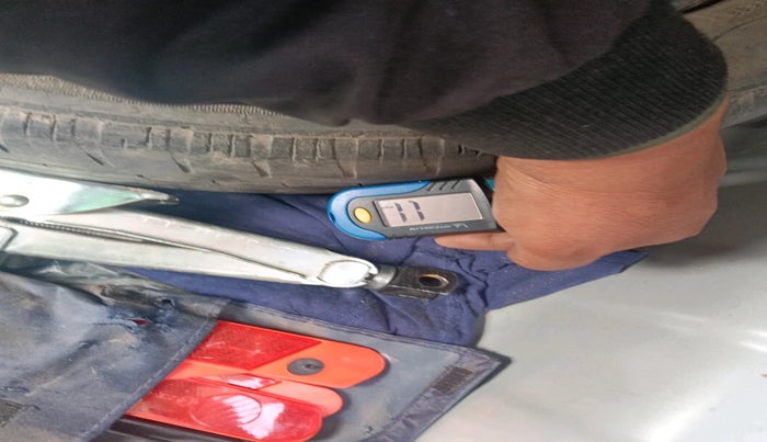 2015 Hyundai Xcent BASE 1.2, Petrol, Manual, 1,44,551 km, tyre