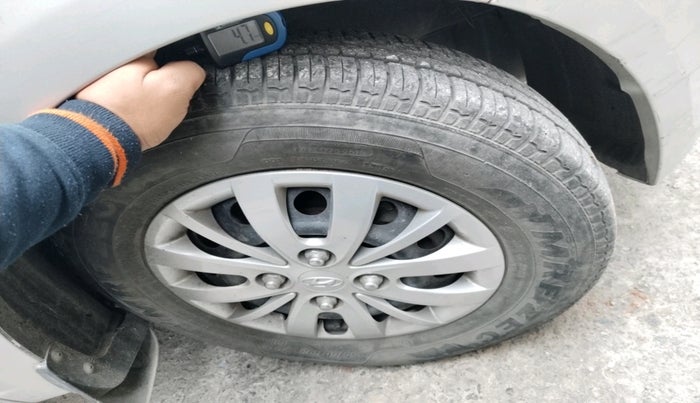 2015 Hyundai Grand i10 SPORTZ 1.2 KAPPA VTVT, Petrol, Manual, 13,712 km, tyre