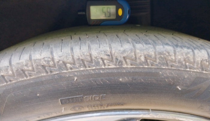 2019 Honda Civic 1.8L I-VTEC ZX CVT, Petrol, Automatic, 52,175 km, tyre