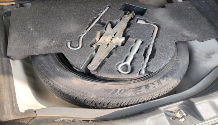 2017 Honda WR-V 1.2L I-VTEC VX MT, Petrol, Manual, 1,05,513 km, tyre