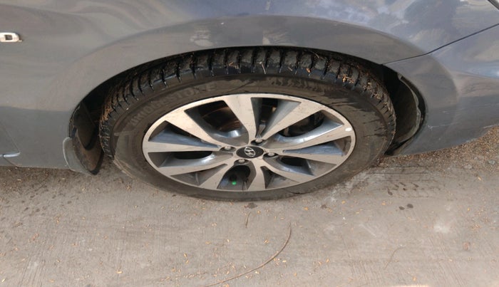 2014 Hyundai Verna FLUIDIC 1.6 CRDI SX, Diesel, Manual, 1,32,769 km, tyre