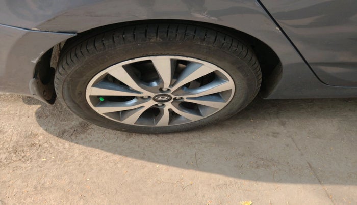 2014 Hyundai Verna FLUIDIC 1.6 CRDI SX, Diesel, Manual, 1,32,769 km, tyre