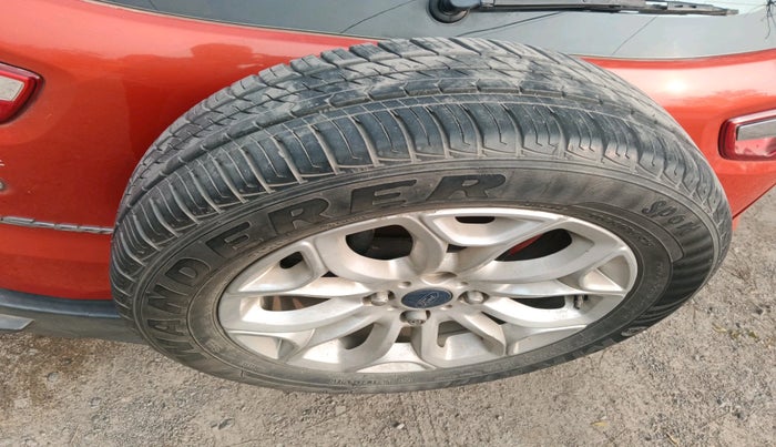 2016 Ford Ecosport TITANIUM+ 1.5L DIESEL, Diesel, Manual, 1,19,669 km, tyre