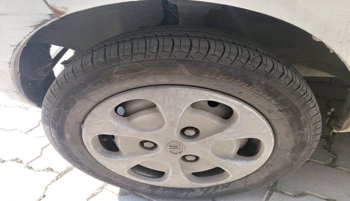 2014 Tata Nano TWIST XT, Petrol, Manual, 1,09,304 km, tyre