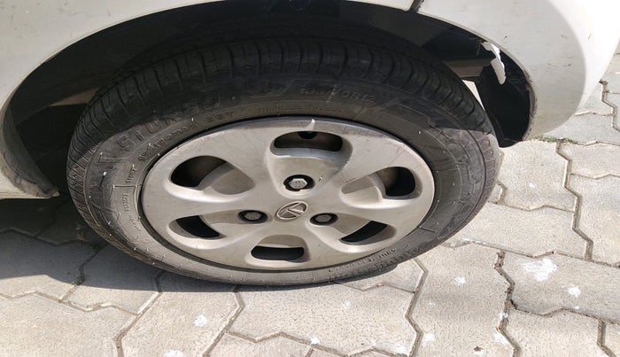 2014 Tata Nano TWIST XT, Petrol, Manual, 1,09,304 km, tyre